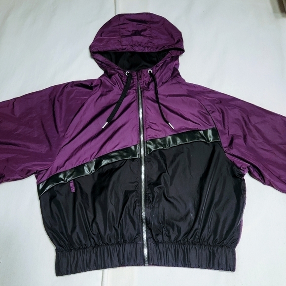 Puma After Glow Zip Hooded Cropped Jacket Large Purple Black - Picture 8 of 12